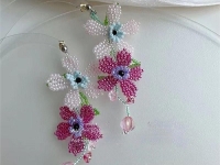 8月30日，在家就能掙錢的工作，拿回家做的手工微創(chuàng)業(yè)項(xiàng)目，做手工工作室，居家就業(yè)創(chuàng)業(yè)手工好副業(yè)，讓大家掙錢的事，手工之家都支持，圖為串珠米珠繡純手工產(chǎn)品剪影