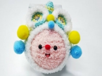 11月7日，在家就能掙錢的工作，兼職創(chuàng)業(yè)做手工工作室，手工外發(fā)加工正規(guī)的廠家，與手工之家合作，大家都能做好，圖為鉤織純手工產(chǎn)品剪影