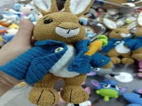 11月28日，在家做手工副業(yè)創(chuàng)業(yè)，手工外發(fā)可靠，開純手工工作室、開手工加工廠，手工之家堅(jiān)持做好純手工事業(yè)的各個(gè)方面，圖為鉤織純手工產(chǎn)品剪影