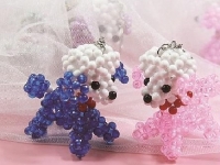 在家做手工活，是許多閑散勞動力者的常年收入來源