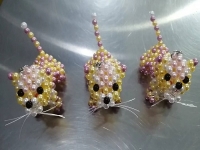 打零工改做手工活串珠子外發(fā)，實現(xiàn)常年有穩(wěn)定收入