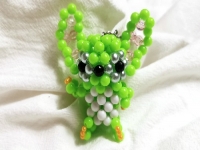 經(jīng)朋友介紹結識手工之家，我天天得在家做串珠手工活掙錢