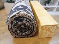 把手工加工項(xiàng)目領(lǐng)回家做，許多人實(shí)現(xiàn)靈活就業(yè)