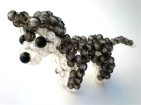 這個(gè)串珠小動(dòng)物漂亮嗎？喜歡就把它帶回家吧