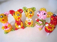  精致可愛的串珠小動(dòng)物，大人小孩都喜歡的工藝品