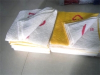 大熱天兒，婦女在家做串珠手工活也能掙錢(qián)